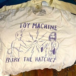 Toy machine bury the hatchet shirt size medium